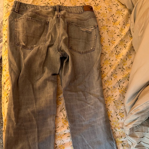 American Eagle Straight Leg Mom Jeans - Picture 3 of 3